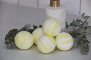 COCONUT PINEAPPLE VANILLA BATH BOMB