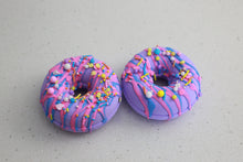 Load image into Gallery viewer, BUBBLEGUM DONUT BATH BOMB
