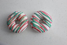 Load image into Gallery viewer, FESTIVE FIZZIES DONUT BATH BOMB
